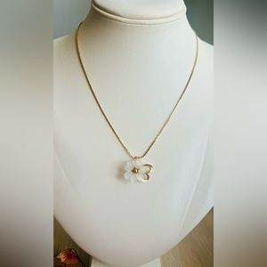 Beautiful 🌻Vintage 15” 14KL/Silver  Gold Chain with Delicate Daisy